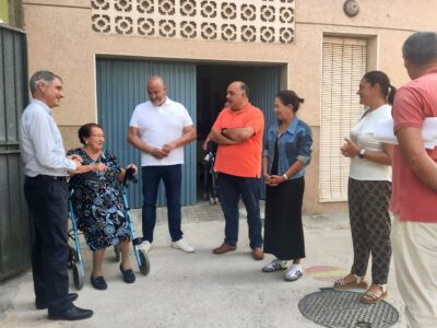 Con la firma del acta de replanteo, el Ayuntamiento de Orihuela, a través de la Concejalía de Infraestructuras, ha iniciado la renovación integral de la calle Mayor de San Bartolomé, una de las arterias principales del núcleo urbano de esta pedanía oriolana