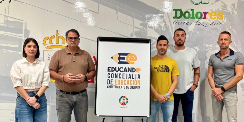 Dolores dota de 27.000 euros a los centros escolares a través del Plan Educand@