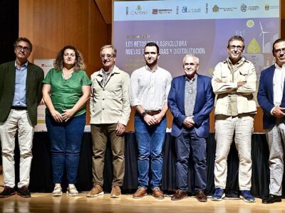 Pablo Melgarejo imparate una interesante conferencia en La Lonja de Orihuela