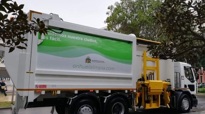 Orihuela mejora el servicio de limpieza viaria con 10 nuevos camiones