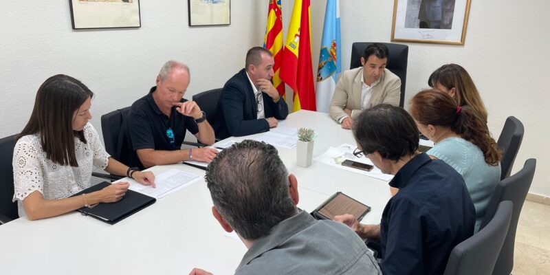 El alcalde de Torrevieja se reúne con el Diputado Provincial de Infraestructuras