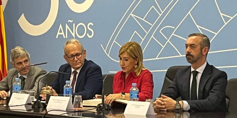 La consellera de Justicia visitó el Juzgado Privativo de Aguas de Orihuela