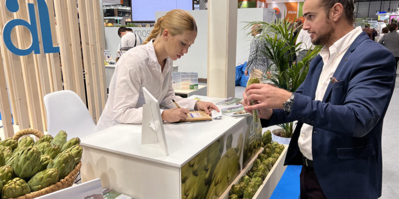 La alcachofa de la Vega Baja acude a la feria Fruit Attraction