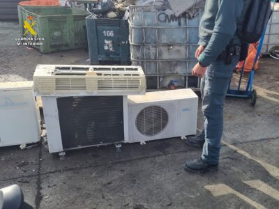 La Guardia Civil investiga una vivienda de Torrevieja utilizada para tráfico ilegal de gases refrigerantes