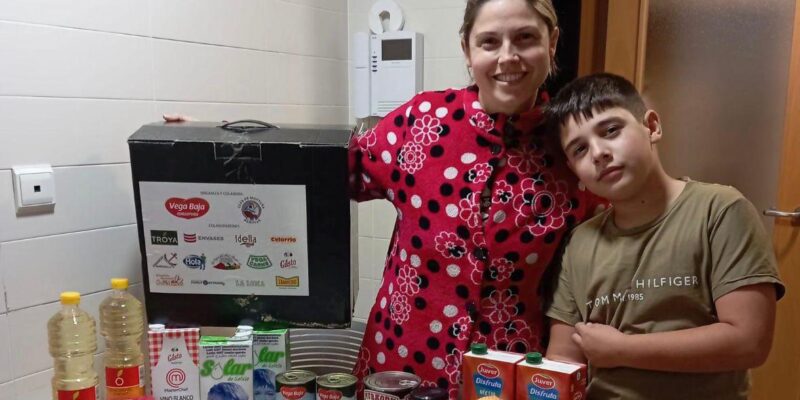 Una empresa oriolana envía cestas de alimentos básicos a los afectados por la DANA