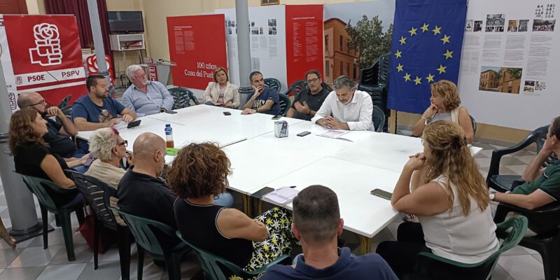 El PSOE denuncia el cierre de 26 aulas en Escuelas de Idiomas de la Vega Baja