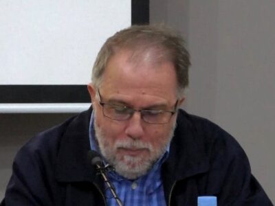 El poeta y escritor oriolano José Luis Zerón publica su nuevo poemario