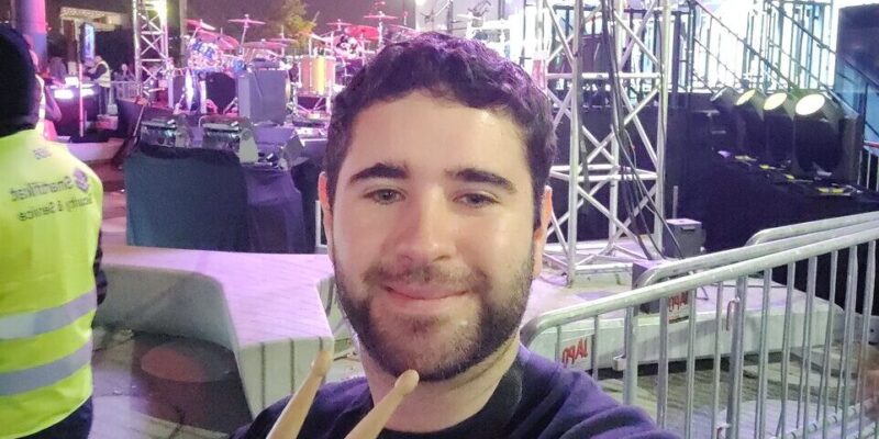 El músico oriolano Adan Riquelme tocó en un acontecimiento histórico en Berlín