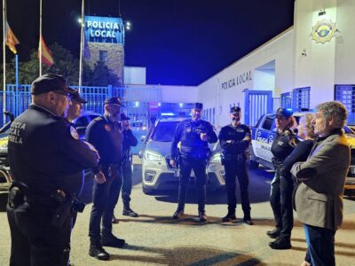 Más de 50 policías locales de Orihuela se desplazaron volundarios a las zonas afectadas por la DANA