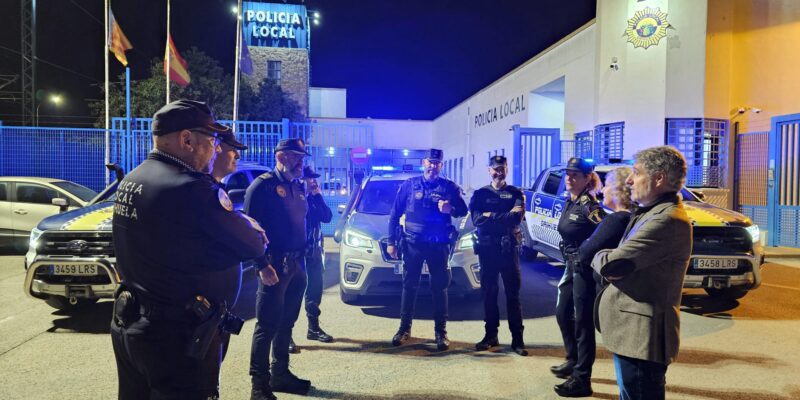Más de 50 policías locales de Orihuela se desplazaron volundarios a las zonas afectadas por la DANA