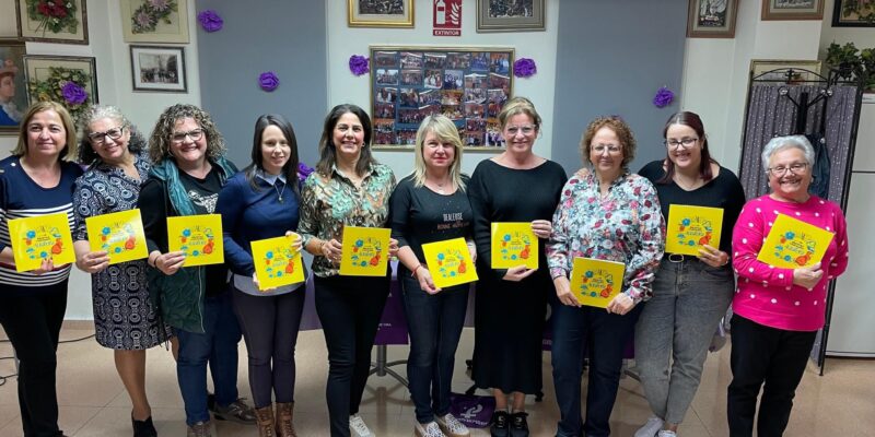 Presentan el Libro de Recetas de las Amas de Casa de Albatera