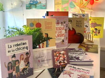 Orihuela fomenta la creación "Puntos de violeta de lectura" en los colegios