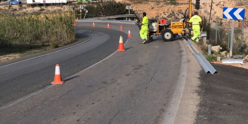 Orihuela trabaja en la mejora de la seguridad vial en la carretera de San Miguel