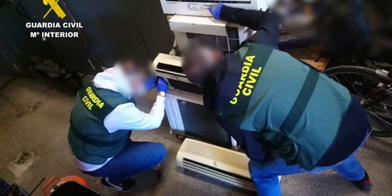 La Guardia Civil detiene a un hombre por 19 delitos contra el patrimonio en Torrevieja