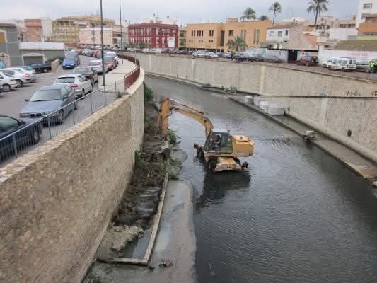 Orihuela saca a licitación el contrato del servicio de limpieza del río Segura