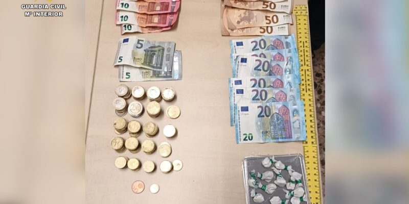 La Guardia Civil detiene en Torrevieja a la encargada de un local de ocio por tráfico de drogas