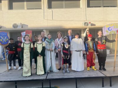 El colegio de Hurchillo realiza un desfile escolar de Moros y Cristianos con mucho público
