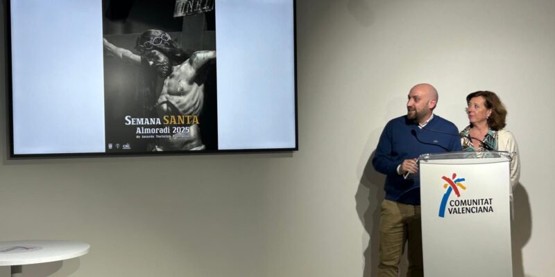 Almoradí presenta el cartel de su Semana Santa en FITUR tras ser declarada de Interés Provincial