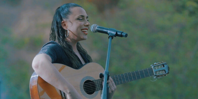 La cantante oriolana Ada Moon presenta el primer single de su primer EP