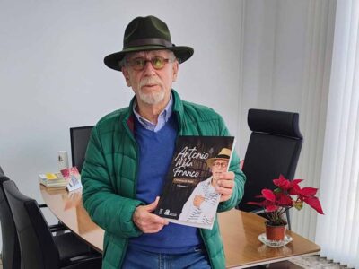 El Auditorio Municipal Arte Musical acoge este viernes la presentación oficial del libro ‘Crónicas de Rafal’ elaborado por el Cronista Oficial de la Villa, Antonio Mula, y que reúne una selección de textos sobre la historia del municipio