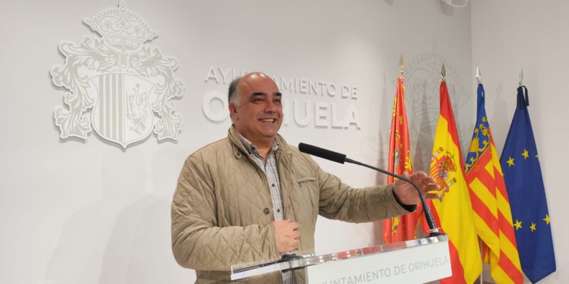 Orihuela actuará para solucionar las filtraciones de un edificio de la calle Temístocres Almagro