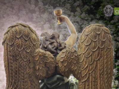 El cartel anunciador de la procesión de Lunes Santo 2025 de El Prendimiento es una fotografía de Juan Miguel Pérez que muestra la espalda del Ángel que aparece en el paso de La Oración en el Huerto. El acto de presentación fue glosado por Juan Martínez Tomé, director de la EPSO