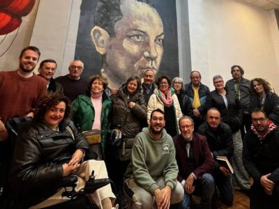Piden la reposición de los vinilos originales en el Rincón Hernandiano de Orihuela en el plazo de un mes