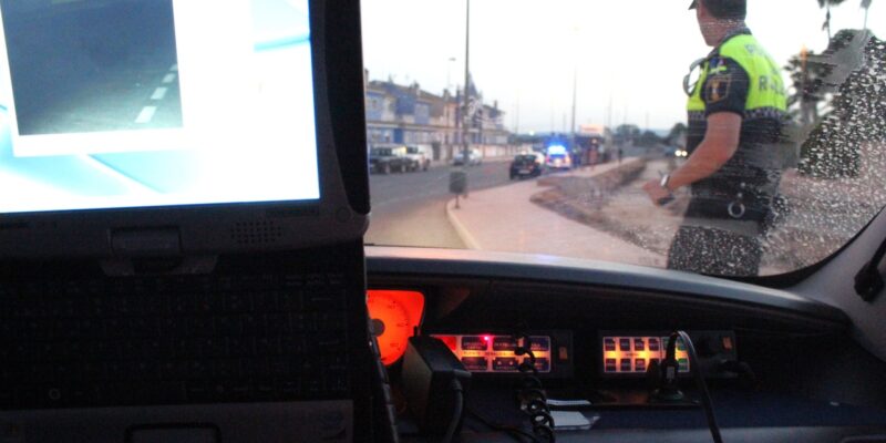 La Policía Local de Rojales pone a disposición judicial a dos conductores con más de 0,75 mg de tasa de alcohol