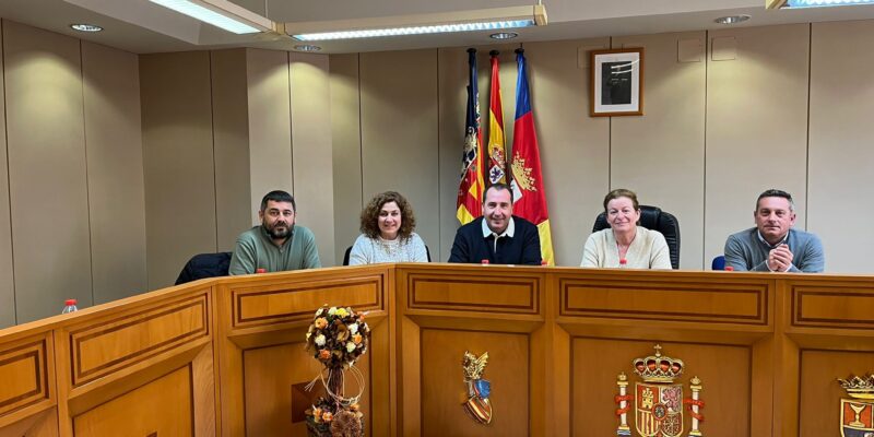 Ayuntamientos de cinco localidades de la Vega Baja se unen para mejorar el transporte al Hospital