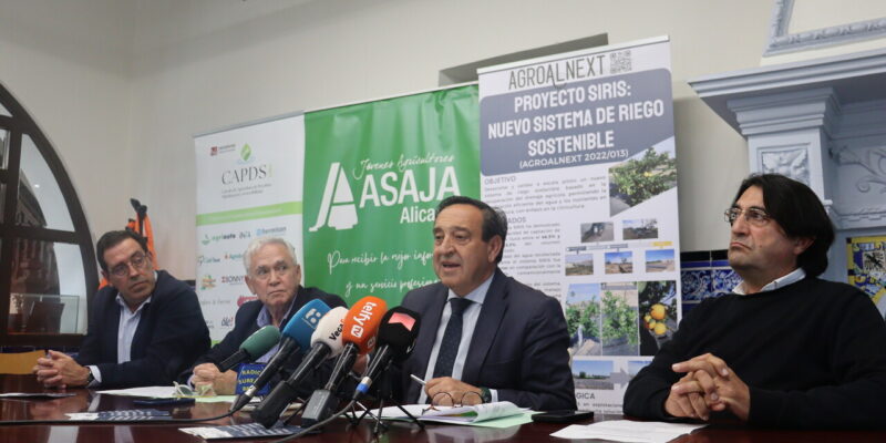 El presidente de ASAJA Nacional defiende en Orihuela el trasvase y critica los aranceles de Trump