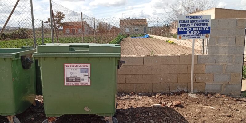 Almoradí intensifica la campaña de concienciación para evitar las escombreras, tras retirar más de 4 toneladas de basura, escombros y enseres en varios puntos del municipio