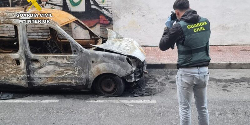Detienen en Torrevieja a un hombre por el incendio de tres vehículos
