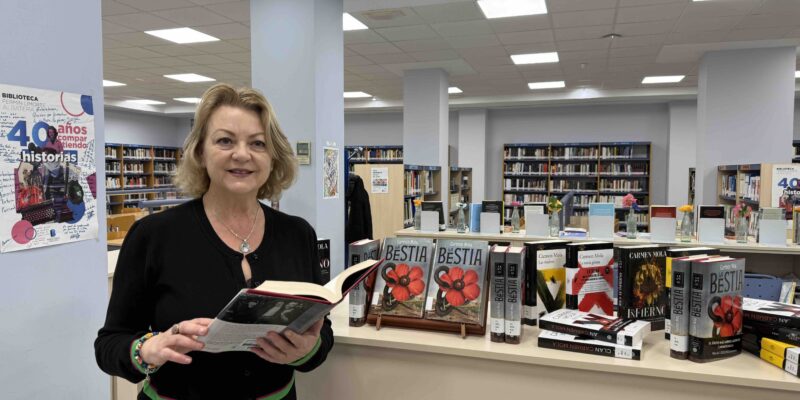 La Concejalía de Cultura del Ayuntamiento de Albatera, dirigida por Mari Carmen Ferrández, ha avanzado algunas de las actividades que formarán parte del esperado Abril Cultural. Entre ellas, destaca la visita de los escritores que se encuentran detrás del seudónimo “Carmen Mola”