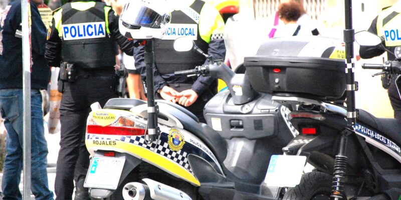 La Policía Local de Rojales retira dos patinetes eléctricos a menores de entre 9 y 11 años