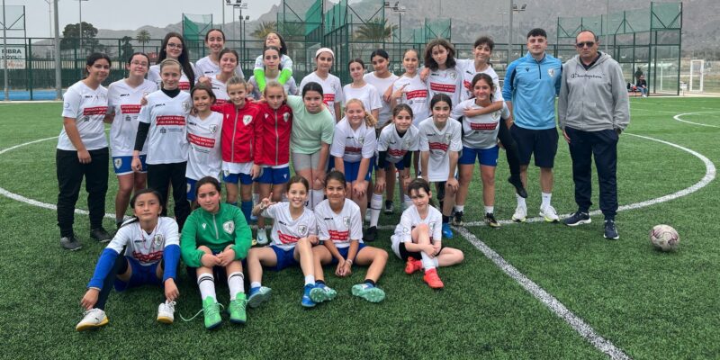 El Club de Fútbol Féminas Ciudad de Orihuela incorpora un plan nutricional para fomentar los hábitos alimenticios saludables entre sus jugadoras. El club busca optimizar el rendimiento deportivo y la recuperación de las jóvenes mediante unas bases de alimentación sólidas