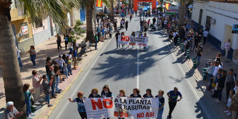 Crean una plataforma vecinal contra la planta comarcal de basuras prevista en Orihuela