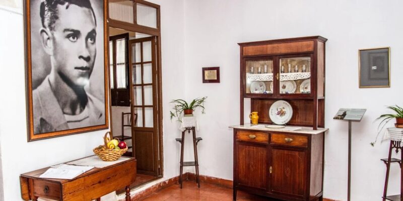 Orihuela realizará un primer catálogo de fondos de la Casa Museo de Miguel Hernández