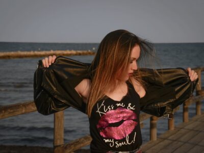 La cantante oriolana Karol Tristán inicia una nueva etapa musical