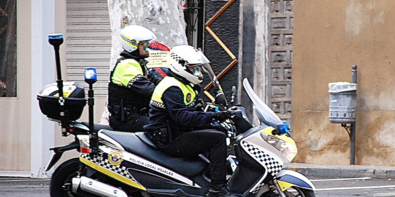 La Policía Local de Rojales iniciará este fin de semana la campaña anti-botellón que se prolongará hasta las fiestas en honor a San Pedro Apóstol a celebrar en los meses de junio y julio.