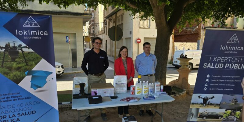 Orihuela intensifica el control de plagas en el alcantarillado con la llegada del calor