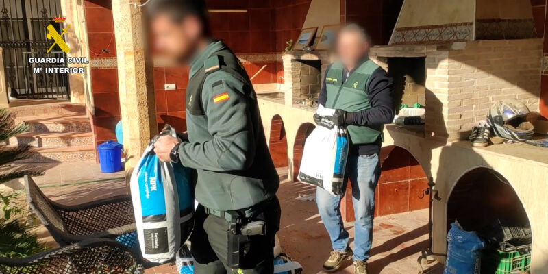 Desarticulan un grupo criminal que robaba en explotaciones agrícolas de la Vega Baja
