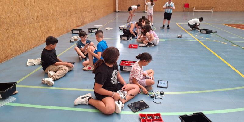 La concejalía de Educación y Música del Ayuntamiento de Almoradí, dirigida por Susana Miralles, valora positivamente el desarrollo de las actividades organizadas para celebrar el final del curso escolar 2024-2025.