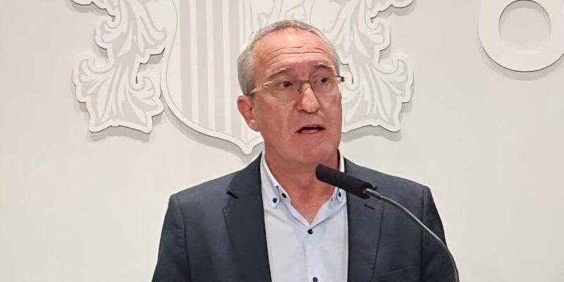 La concejalía de Educación de Orihuela oficializa el Centro Integrado de FP 'El Palmeral'