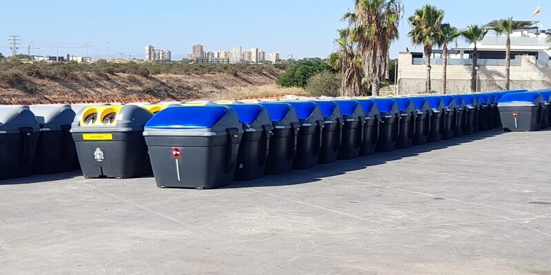 Orihuela implanta el nuevo sistema de contenerización en la costa