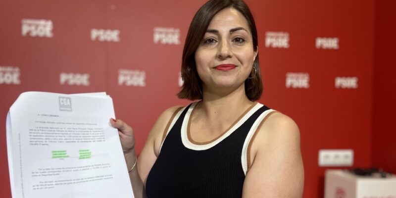  María García, concejala del grupo municipal socialista de Orihuela, ha criticado la falta de mejoras en la Zona Azul y ha alertado de un incumplimiento en el presupuesto municipal 