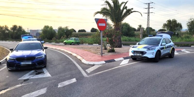 Los policías de Rojales y Guardamar detienen a un conductor tras una persecución de 10 km