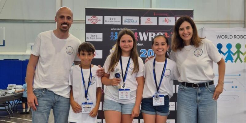 El CEIP Trinitario Seva de Rafal gana el segundo premio de la World Robot Olympiad en Dénia
