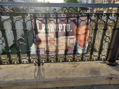 El alcalde de Orihuela ordena la retirada de carteles ofensivos contra Pedro Sánchez