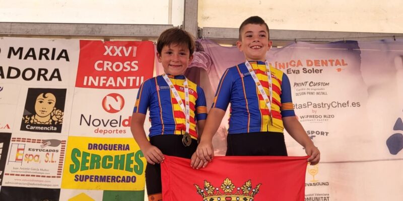 Dos ciclistas infantiles de Benferri se proclaman campeones autonómicos de las Escuelas de Ciclismo