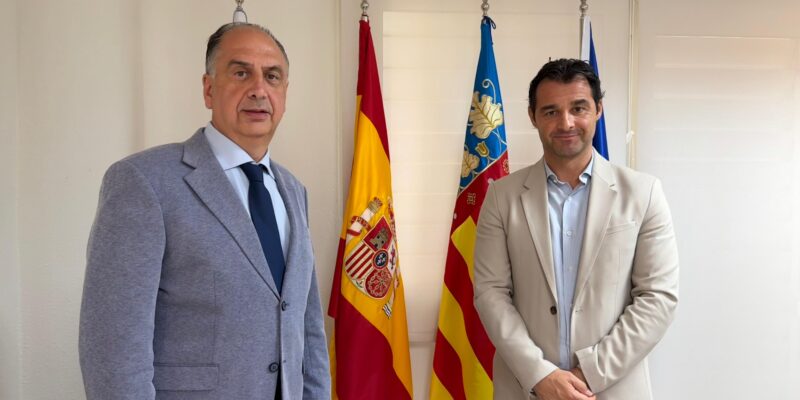 El conseller de Emergencias reclarma para Torrevieja un mayor ratio de guardias civiles